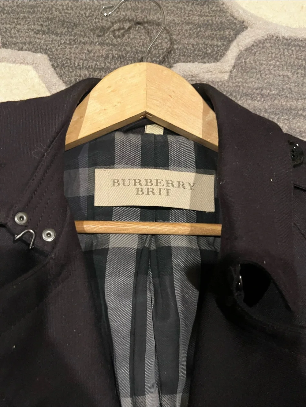 Burberry Black Trench Coat with Leather Sleeves (8) - Picture 4 of 11
